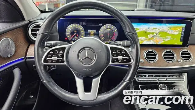 Mercedes-Benz E-Class 2018 — ფოტო 6/20