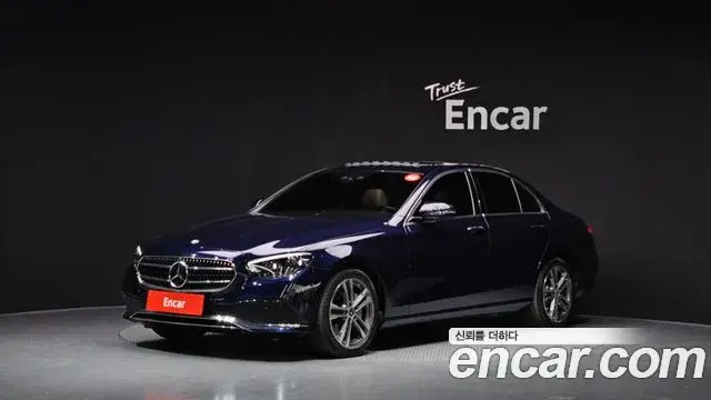 Mercedes-Benz E-Class 2021 — ფოტო 18/20