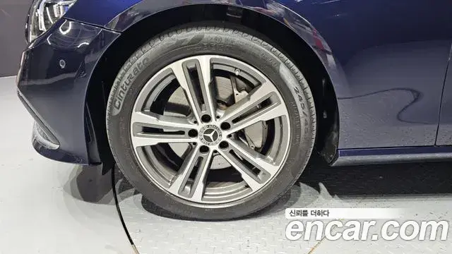 Mercedes-Benz E-Class 2021 — ფოტო 10/20