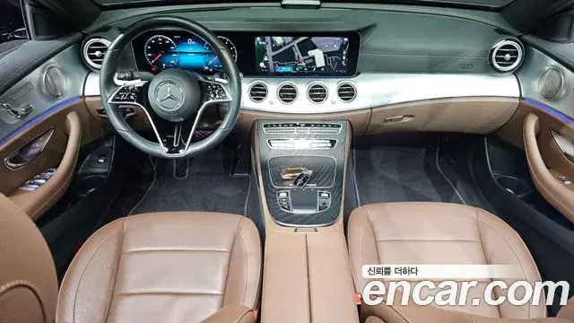 Mercedes-Benz E-Class 2021 — ფოტო 17/20