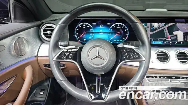 Mercedes-Benz E-Class 2021 — ფოტო 14/20