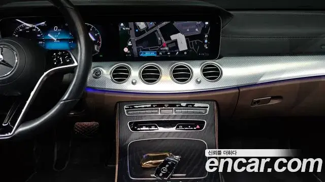 Mercedes-Benz E-Class 2021 — ფოტო 12/20