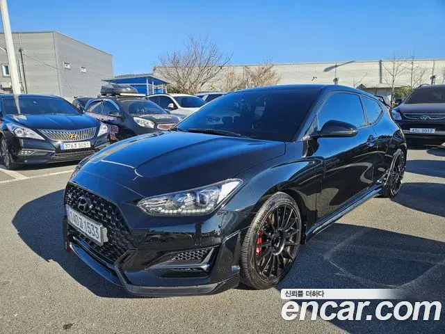 Hyundai Veloster 2021 — ფოტო 3/20