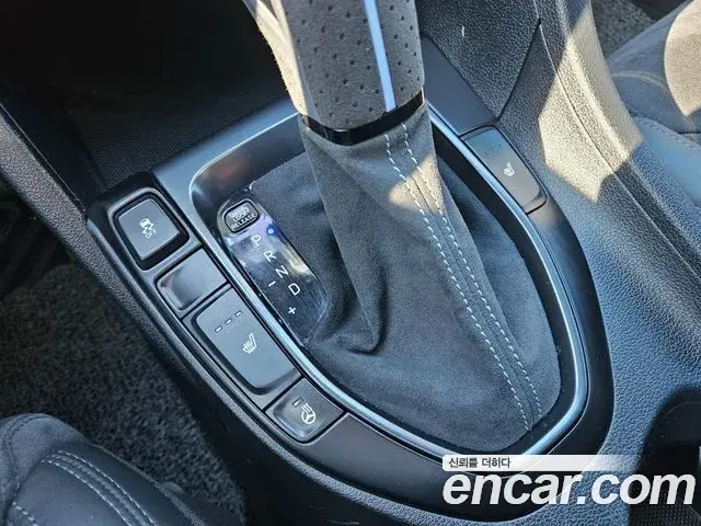 Hyundai Veloster 2021 — ფოტო 5/20