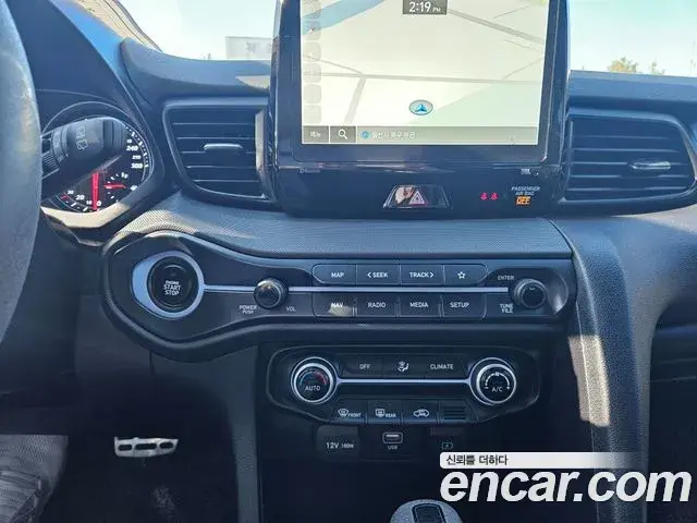 Hyundai Veloster 2021 — ფოტო 6/20