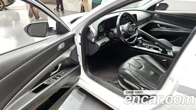 Hyundai The New Avante Hybrid 2022 — Photo 23/30