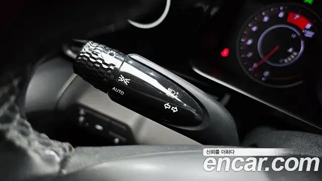 Hyundai The New Avante Hybrid 2022 — Photo 7/30