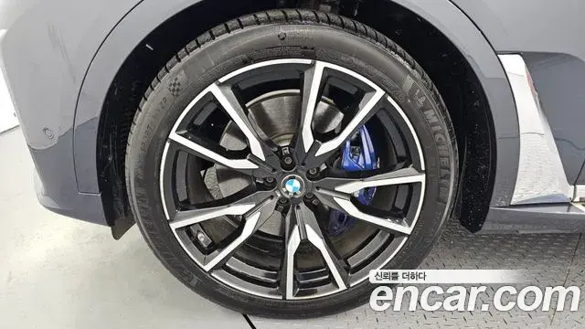 BMW X7 2020 — Photo 9/20