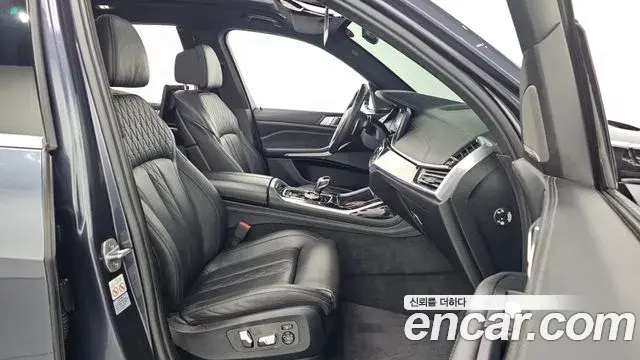 BMW X7 2020 — Photo 8/20