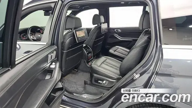 BMW X7 2020 — Photo 16/20