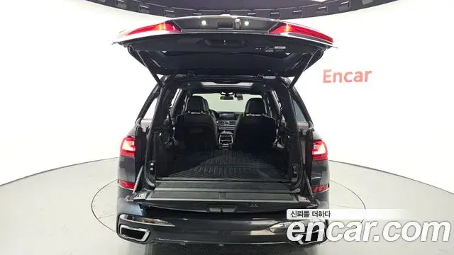 BMW X7 2020 — Photo 19/20