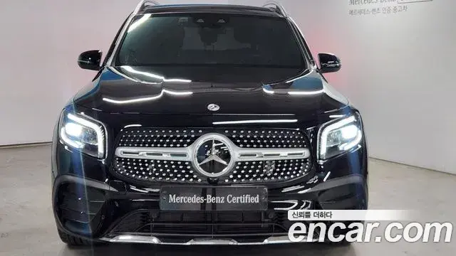 Mercedes-Benz GLB-Class 2022 — ფოტო 14/20