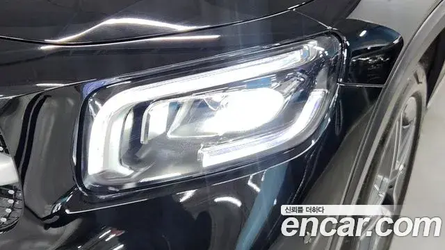 Mercedes-Benz GLB-Class 2022 — ფოტო 15/20