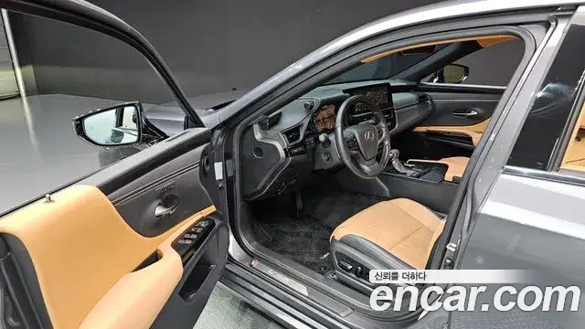 Lexus ES300h 2023 — Photo 11/20