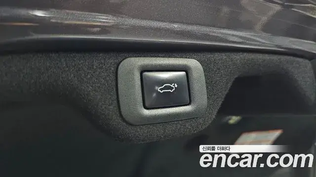 Lexus ES300h 2023 — Photo 19/20