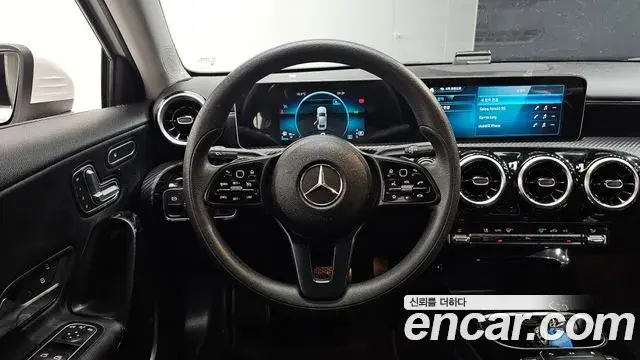 Mercedes-Benz A-Class 2020 — Фото 13/20