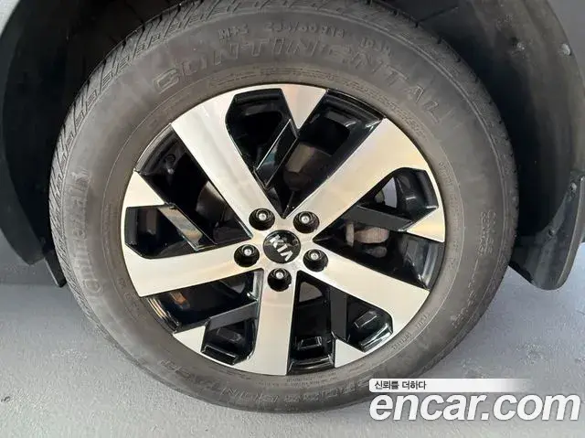 Kia Sorento 2020 — ფოტო 4/18