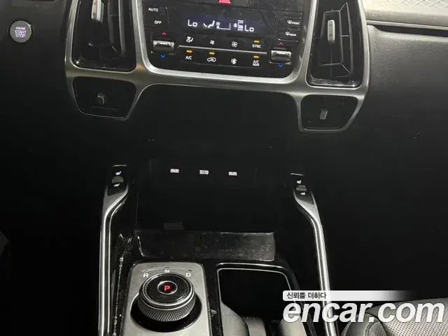 Kia Sorento 2020 — ფოტო 17/18