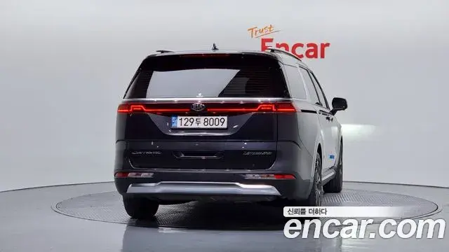 Kia Carnival 2021 — Photo 8/20