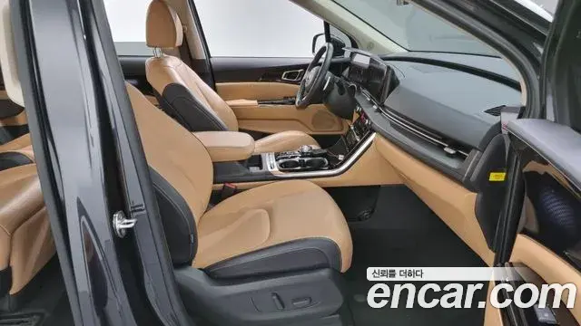 Kia Carnival 2021 — Photo 19/20