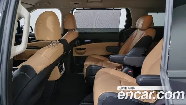 Kia Carnival 2021 — Photo 14/20