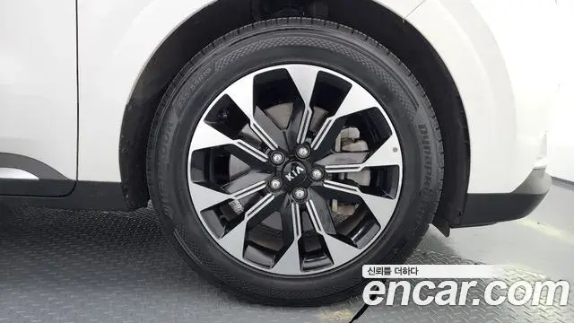 Kia Carnival 2020 — Фото 5/20