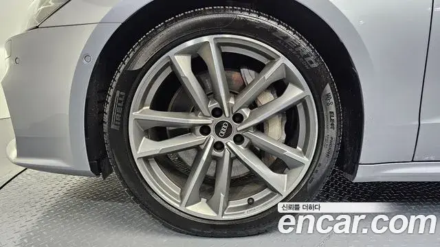 Audi A7 2022 — ფოტო 16/20