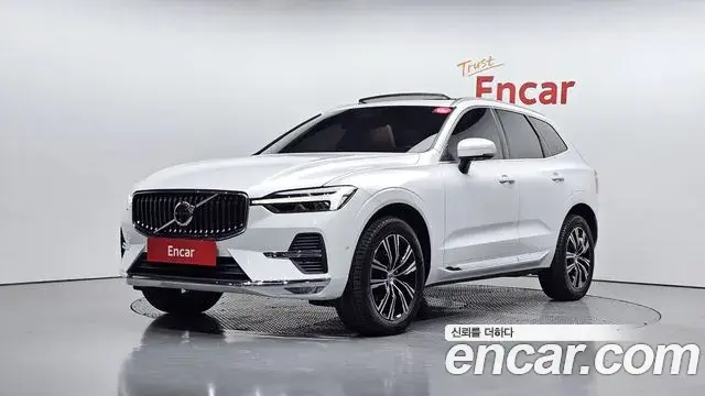 Volvo XC60 2022 — ფოტო 15/20