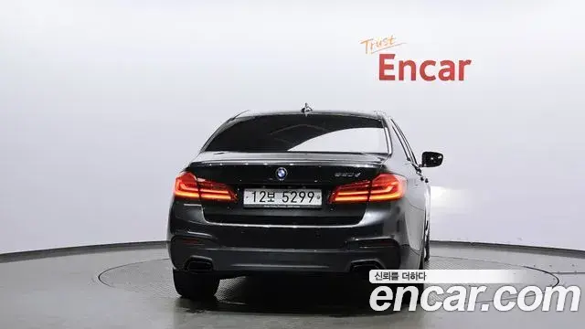 BMW 5 Series 2018 — Фото 4/20