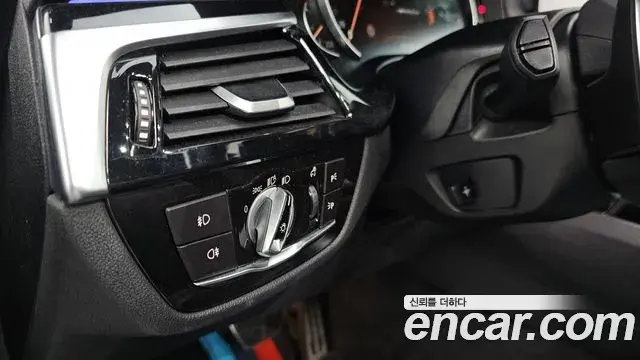 BMW 5 Series 2018 — Фото 16/20