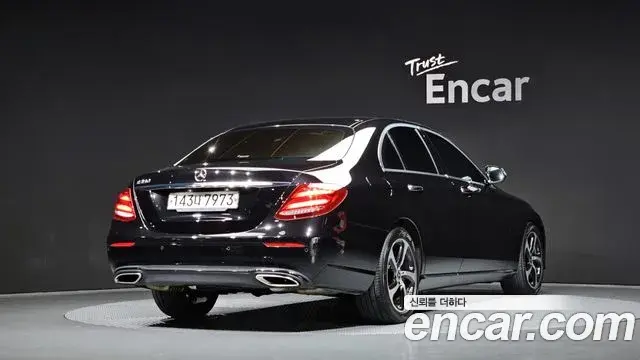 Mercedes-Benz E-Class 2019 — Şəkil 19/20