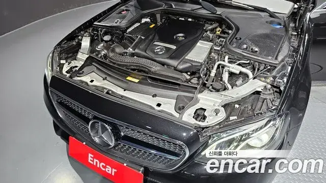 Mercedes-Benz E-Class 2019 — Şəkil 17/20