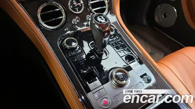 Bentley Continental GT 2021 — Фото 8/20