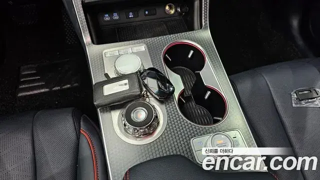 Genesis GV80 Coupe 2024 — Фото 9/20