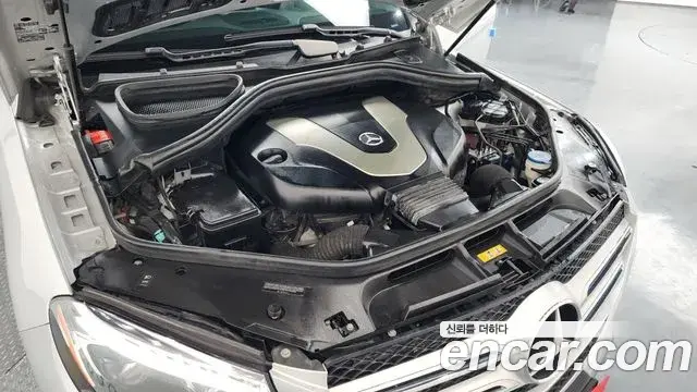 Mercedes-Benz GLE-Class 2018 — Şəkil 3/20