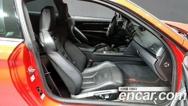 BMW M4 2019 — Photo 10/20