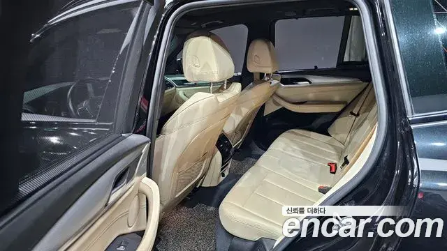 BMW X3 2018 — Photo 8/20