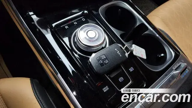 Kia Carnival 2022 — ფოტო 16/20
