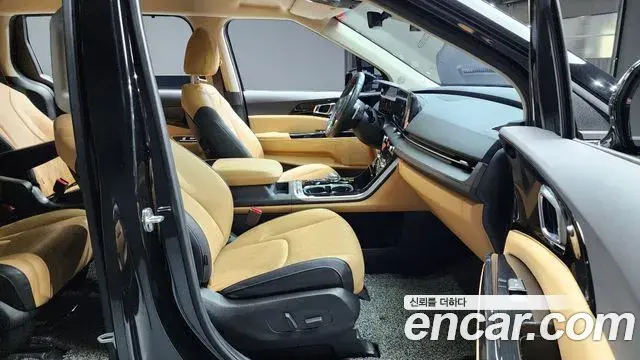 Kia Carnival 2022 — ფოტო 11/20