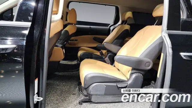 Kia Carnival 2022 — ფოტო 9/20