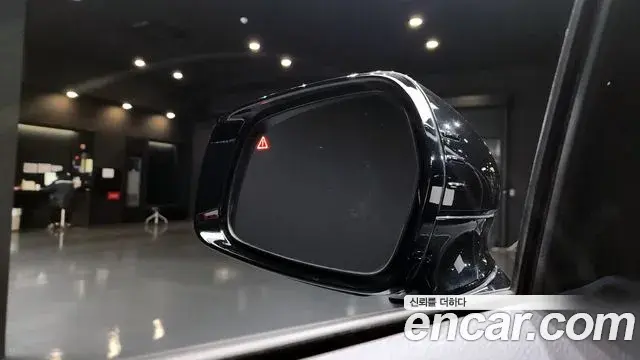 Kia Carnival 2022 — ფოტო 5/20
