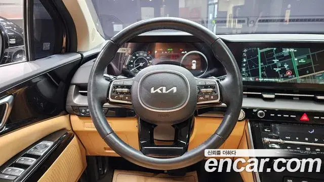 Kia Carnival 2022 — ფოტო 8/20
