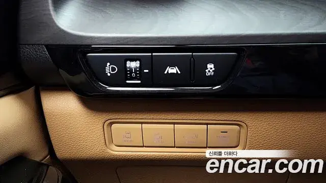 Kia Carnival 2022 — ფოტო 4/20