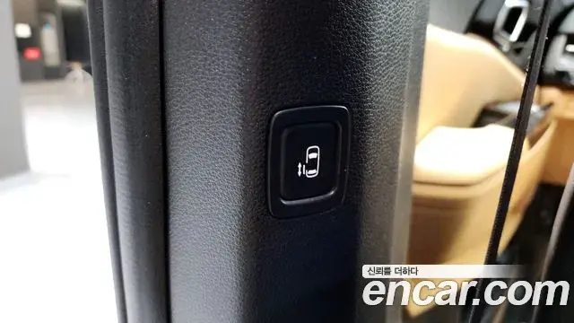 Kia Carnival 2022 — ფოტო 10/20