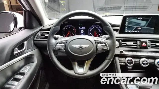 Genesis G70 2019 — Photo 15/20
