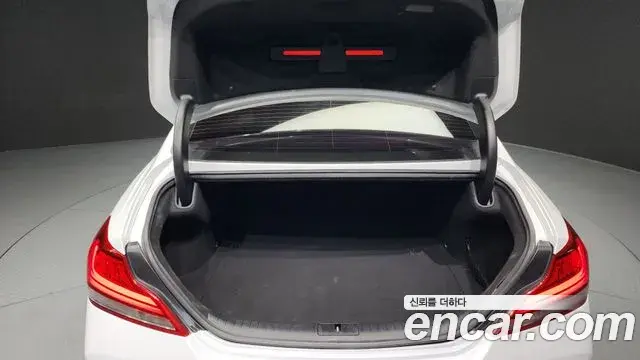Genesis G70 2019 — Photo 19/20