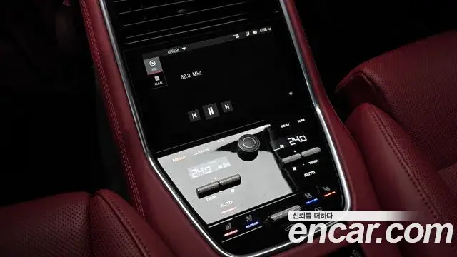 Porsche Panamera 2023 — Фото 19/20