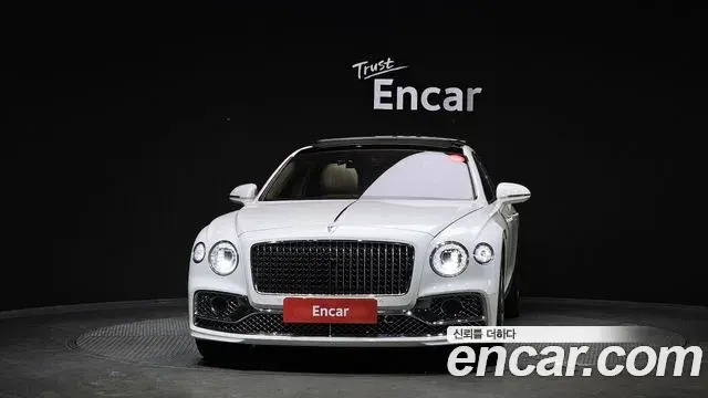Bentley Flying Spur 2021 — Photo 2/20