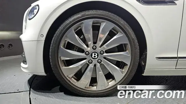 Bentley Flying Spur 2021 — Photo 11/20