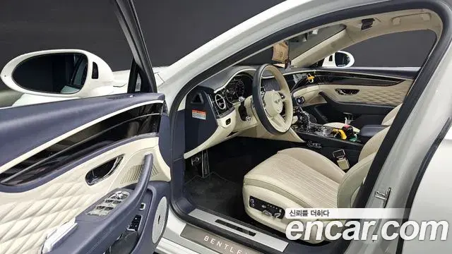 Bentley Flying Spur 2021 — Photo 10/20